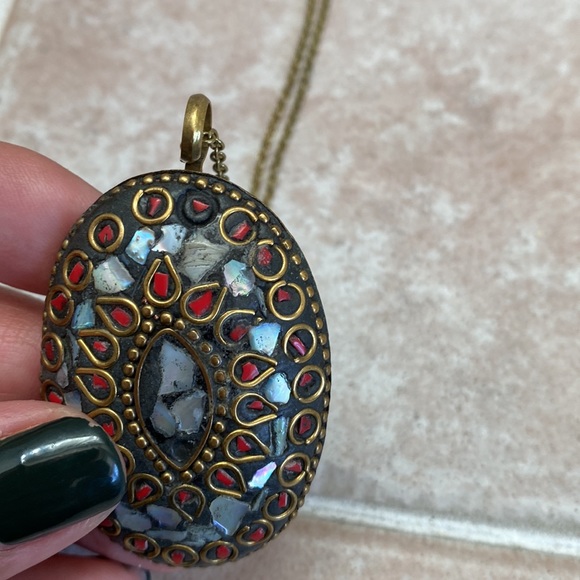 Tibetan Mother of Pearl Brass Pendant - Picture 5 of 7